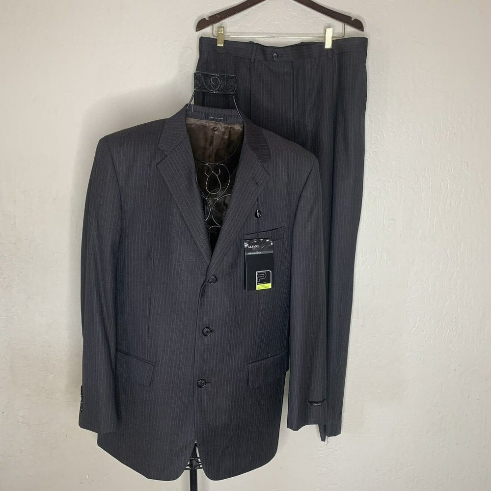 Alfani Men's Stretch Performance Slim-Fit 2 PC Suit 41 R / 34x 30